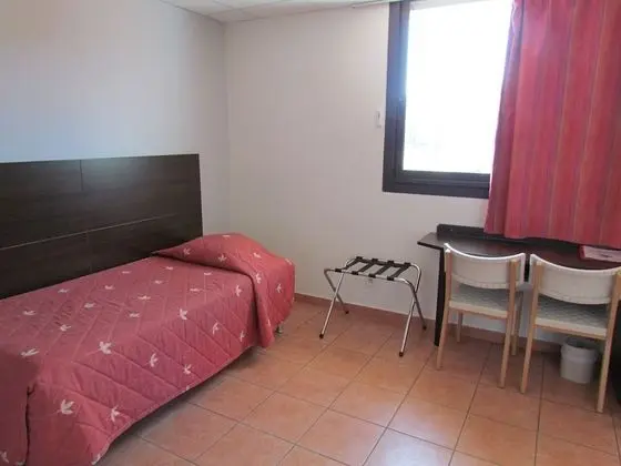 Üç Kişilik Oda