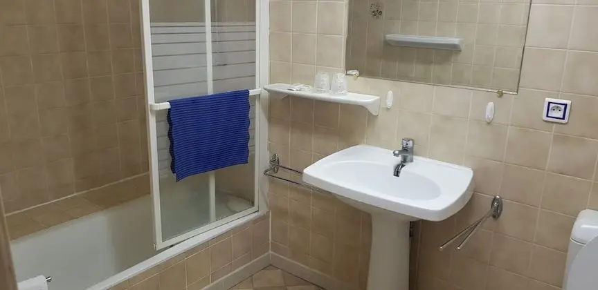 Dört Kişilik Oda, 2 Çift Kişilik Yatak