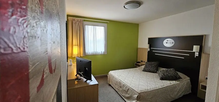 Comfort Tek Büyük Yataklı Oda