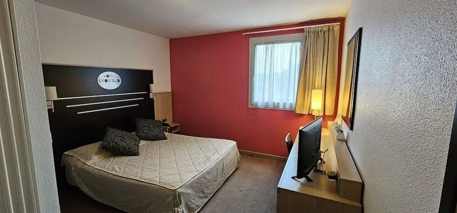 Comfort Tek Büyük Yataklı Oda