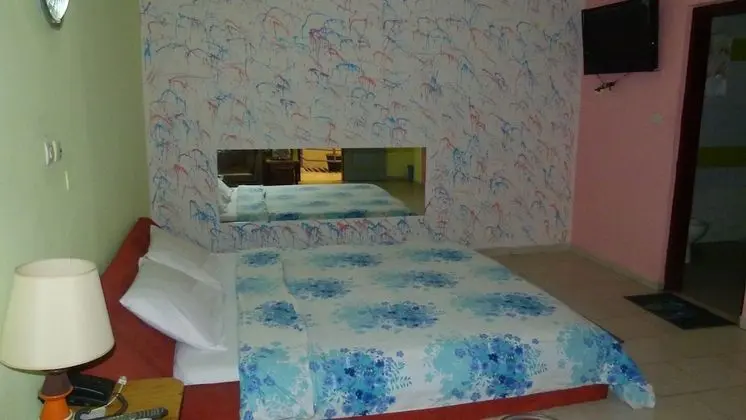 Grand Tek Büyük Yataklı Oda