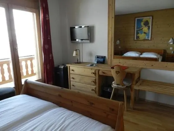 Tek Büyük Yataklı Oda, Dağ Manzaralı