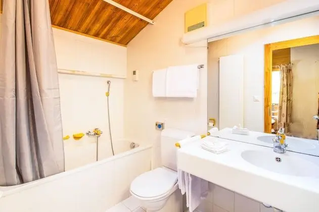 Tek Büyük Yataklı Oda, Dağ Manzaralı