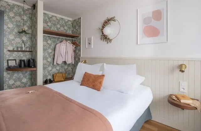 Standard Tek Büyük Yataklı Oda