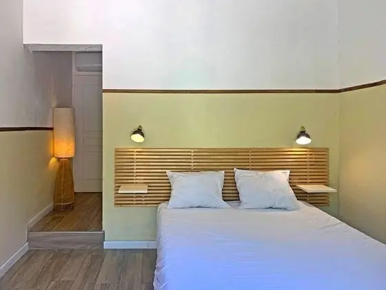 Standard Tek Büyük Yataklı Oda