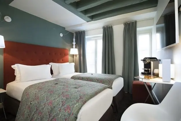 Superior Tek Büyük veya İki Ayrı Yataklı Oda