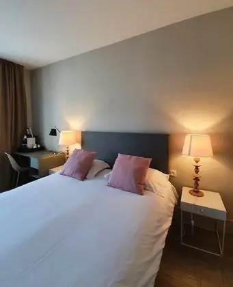 Premium Tek Büyük Yataklı Oda