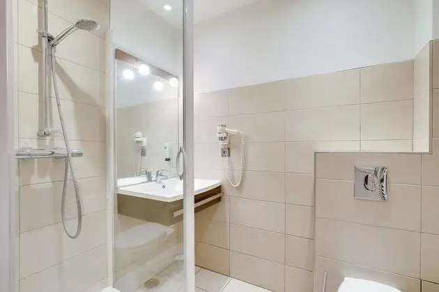 Premium Tek Büyük Yataklı Oda