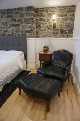Chambre Économique, 1 grand lit  (Semi sous-sol)