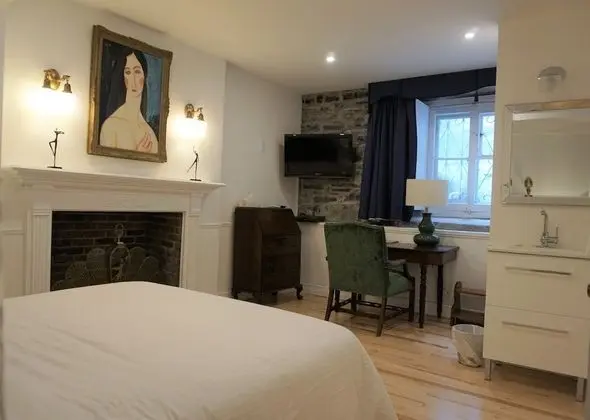 Chambre Économique, 1 grand lit  (Semi sous-sol)
