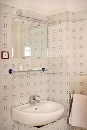 Tek Kişilik Oda, Ortak Banyo