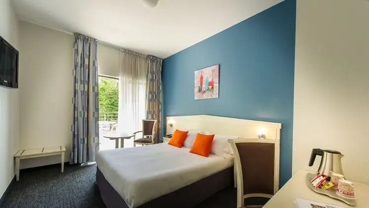 Standard Tek Büyük Yataklı Oda