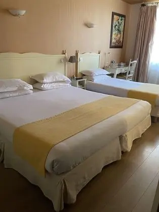 Üç Kişilik Oda
