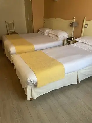Üç Kişilik Oda