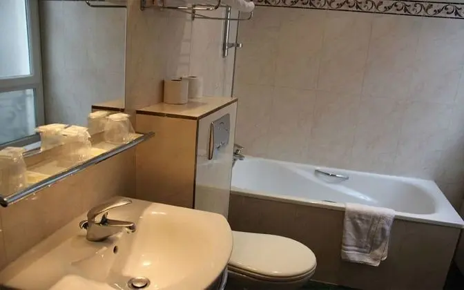 Tek Büyük veya İki Ayrı Yataklı Oda