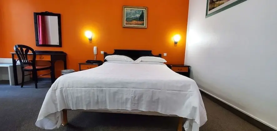 Üç Kişilik Oda