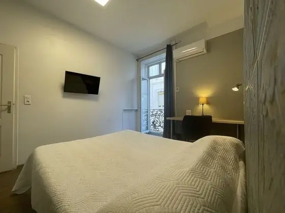Comfort Tek Büyük Yataklı Oda