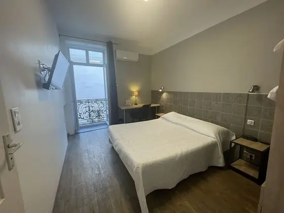 Comfort Tek Büyük Yataklı Oda