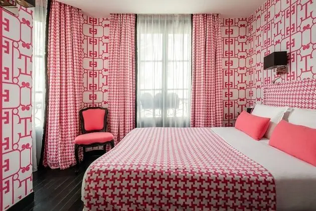 Superior Tek Büyük veya İki Ayrı Yataklı Oda