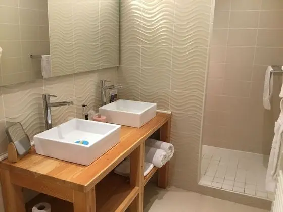Premium Tek Büyük Yataklı Oda