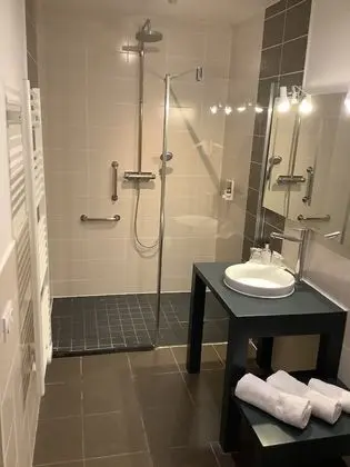 Premium Tek Büyük Yataklı Oda