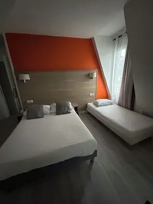 Üç Kişilik Oda