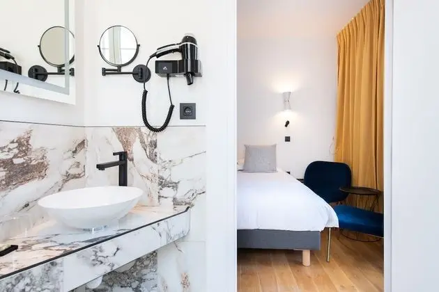 Business Tek Büyük Yataklı Oda