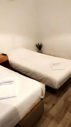 Üç Kişilik Oda