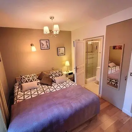 Double Room Number 6
