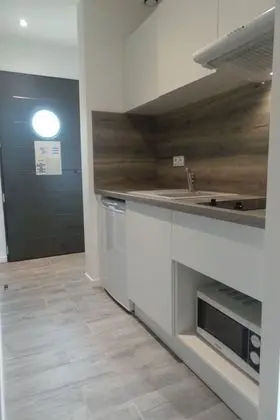 Stüdyo, Bahçe Manzaralı