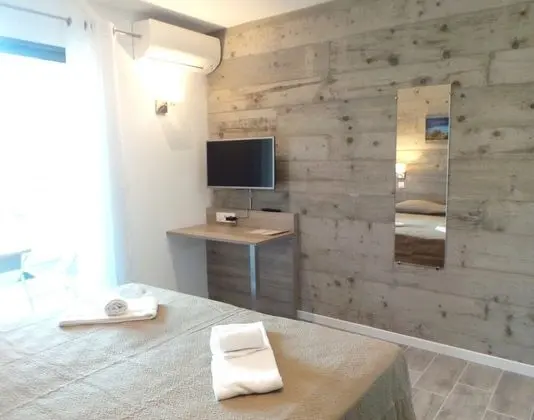Stüdyo, Bahçe Manzaralı