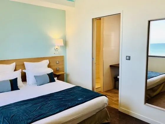 Superior Tek Büyük Yataklı Oda, 1 Büyük (Queen) Boy Yatak, Denize Bakan (n°11)