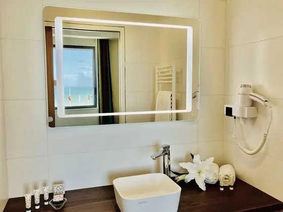 Superior Tek Büyük Yataklı Oda, 1 Büyük (Queen) Boy Yatak, Denize Bakan (n°11)