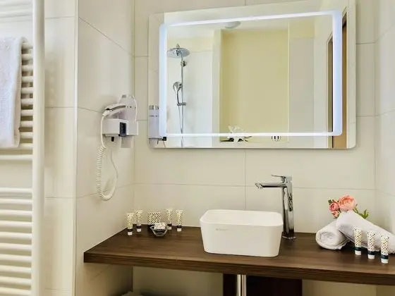 Superior Tek Büyük Yataklı Oda, 1 Büyük (Queen) Boy Yatak, Denize Bakan (n°11)