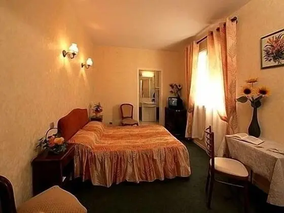 Üç Kişilik Oda
