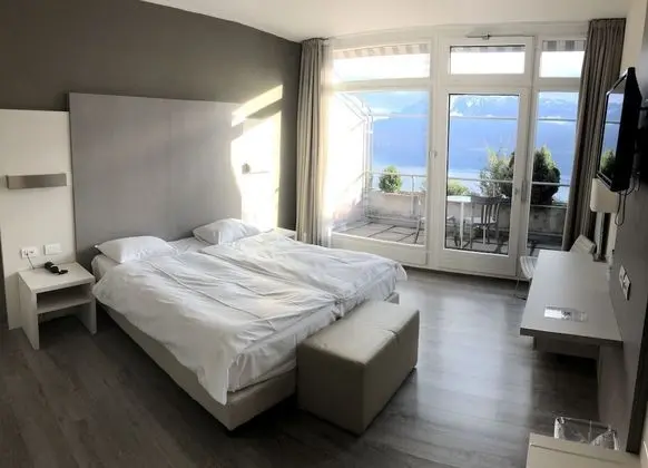 Superior Tek Büyük Yataklı Oda, Balkon, Göl Manzaralı