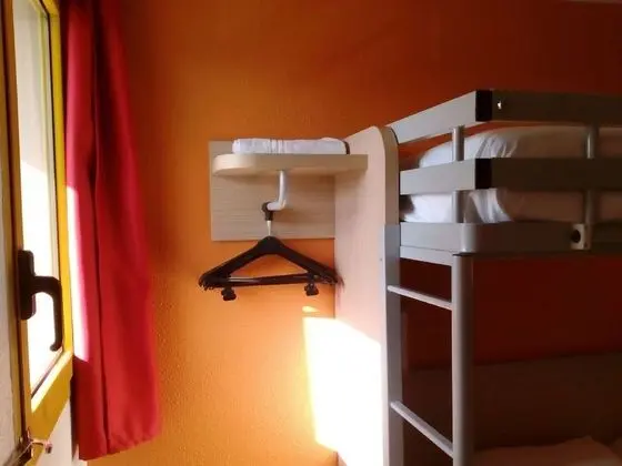 Standard Oda, 3 Tek Kişilik Yatak