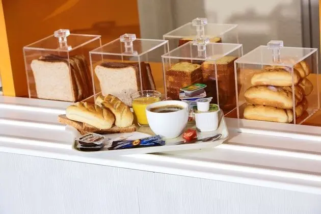 Standard Oda, Birden Çok Yatak (1 Double and 1 Single bed)