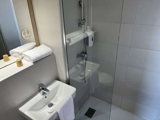 Standard Oda, 3 Tek Kişilik Yatak