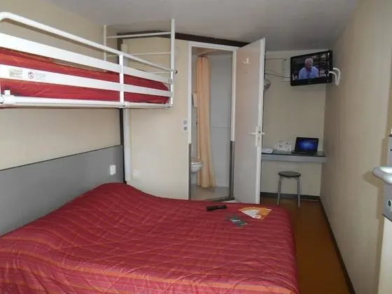 Standard Oda, Birden Çok Yatak (1 Double and 1 Single bed)