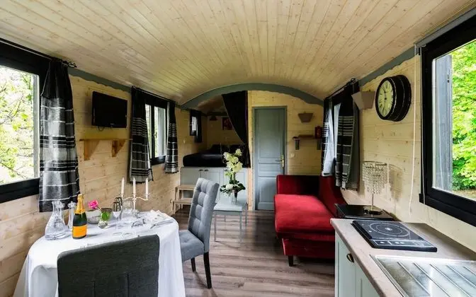 Karavan (Caravan Chic)