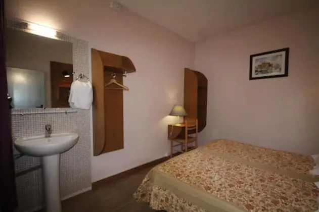 Economy Tek Büyük Yataklı Oda, Ortak Banyo