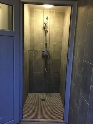 Economy Tek Büyük Yataklı Oda, Ortak Banyo