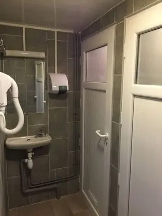 Economy Tek Büyük Yataklı Oda, Ortak Banyo