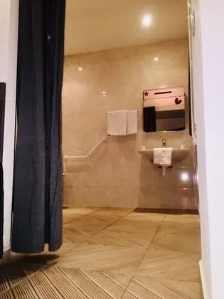 Exclusive Tek Büyük Yataklı Oda