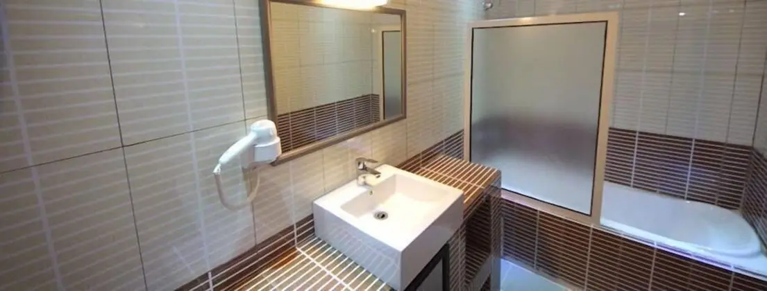 Standard Tek Büyük Yataklı Oda