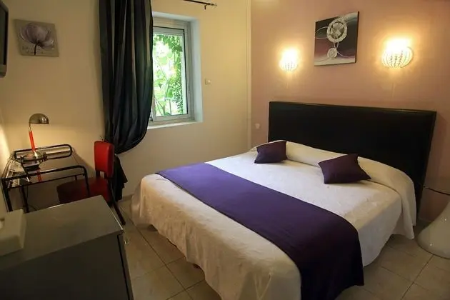 Standard Tek Büyük veya İki Ayrı Yataklı Oda