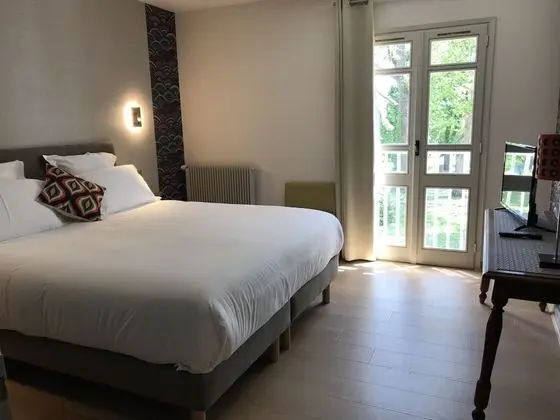 Economy Tek Büyük Yataklı Oda, 1 Büyük (Queen) Boy Yatak (Bronze)