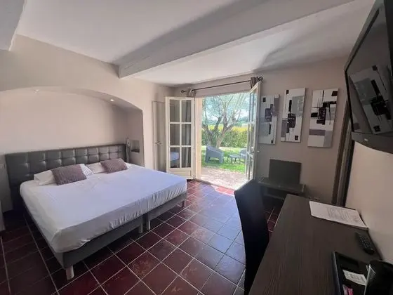 Standard Tek Büyük Yataklı Oda, Özel Banyo, Bahçe Manzaralı