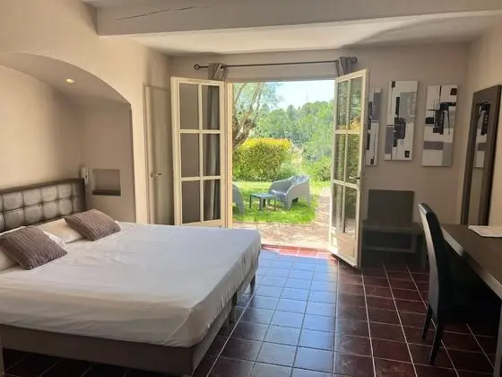 Standard Tek Büyük Yataklı Oda, Özel Banyo, Bahçe Manzaralı